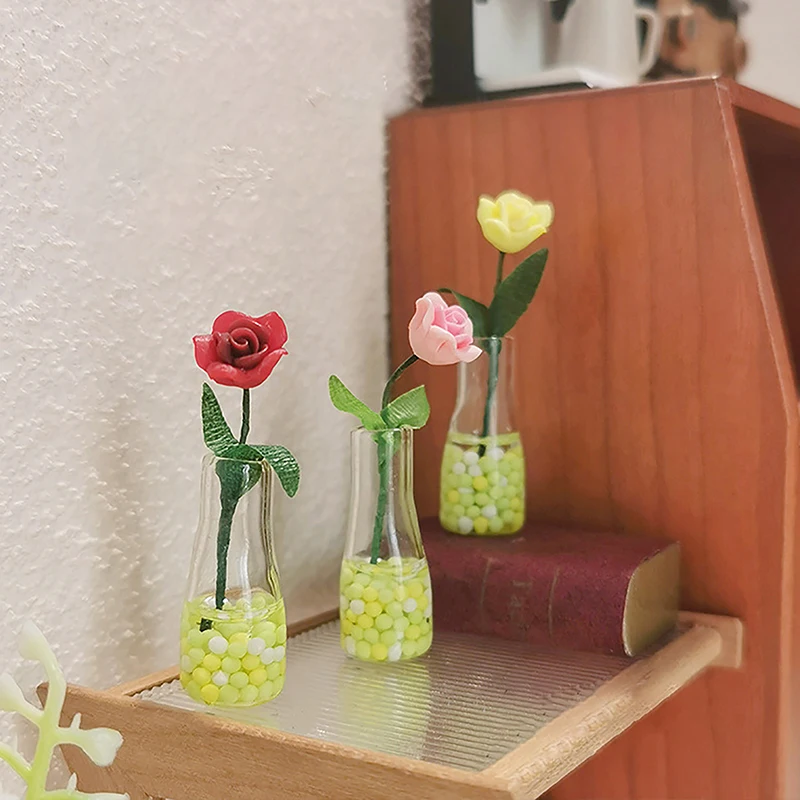 1Pcs Mini Rose Lily Flower Vase Model With Small Flower Doll House Furniture Scene Doll House Accessories Floral Decorations