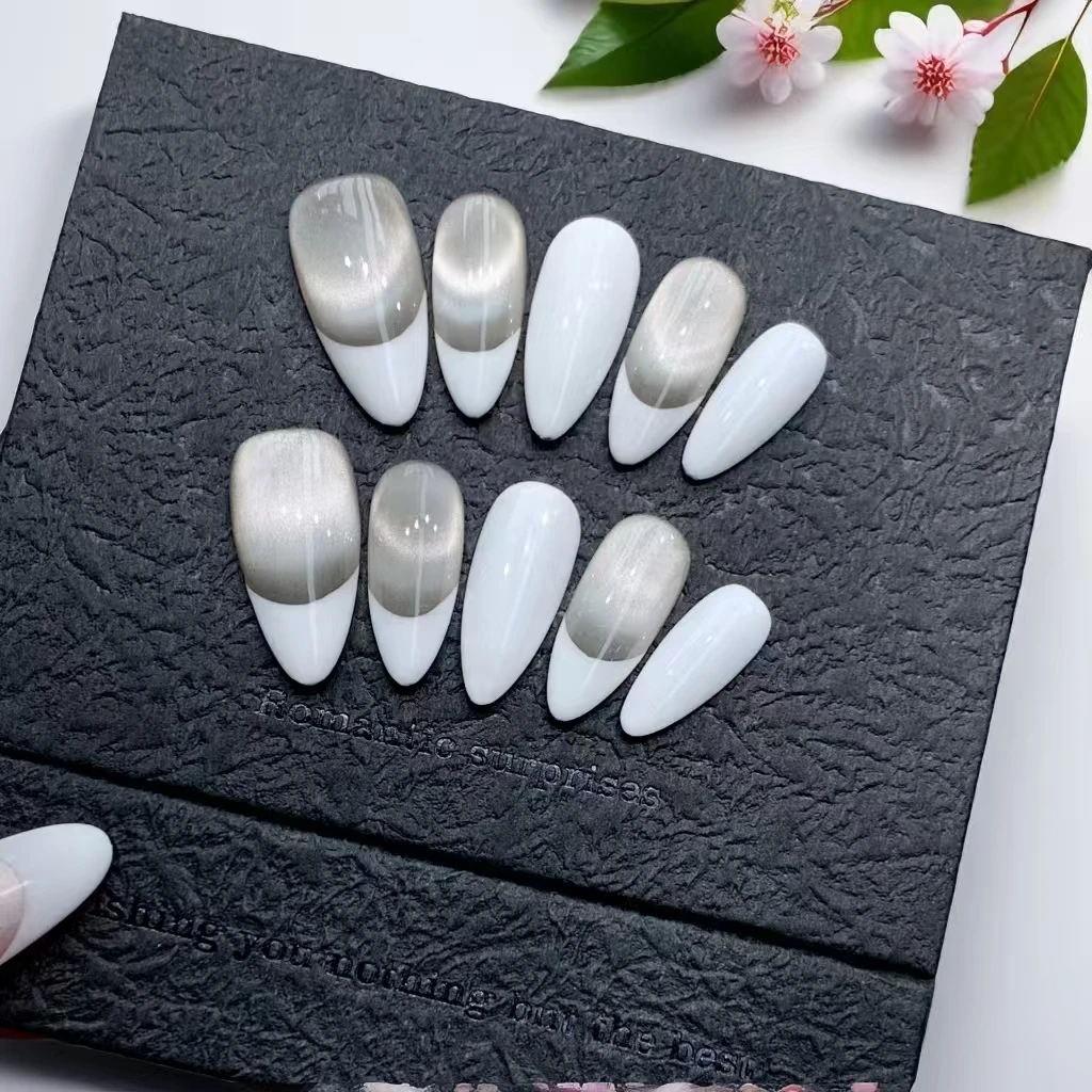 

10 шт. [Минимальный французский белый] Элегантные простые белые съемные ногти с 4 шт. инструментами, сверхпрочные клейкие вкладки для ногтей