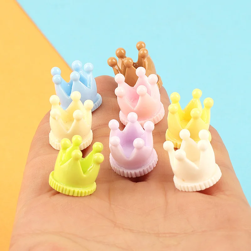 10pcs Kawaii Diy Mini Resin 3D Crown Figures Miniature Items Decorative Sculpture Desk Accessories Figurines Jewelry Decoration