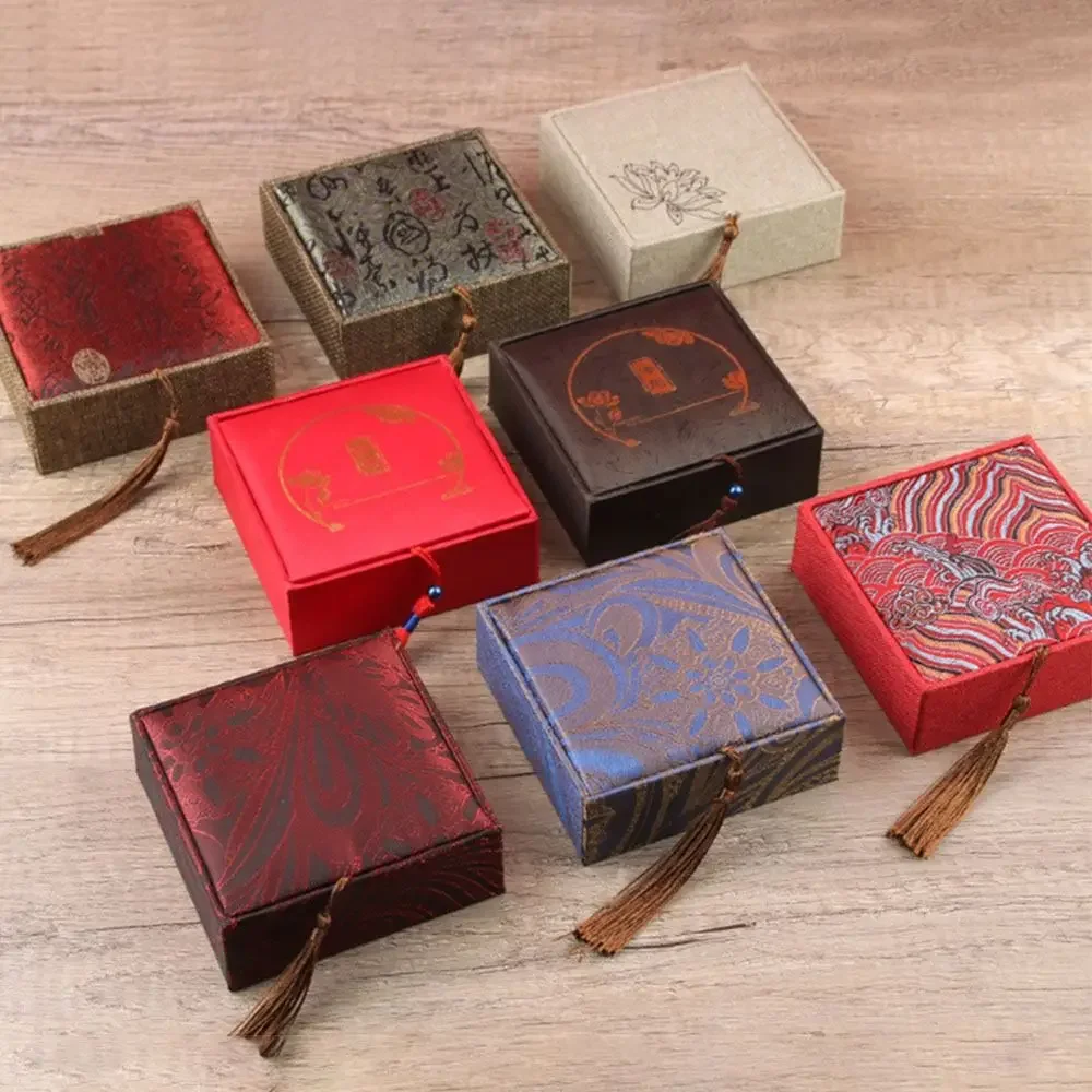 

Mini Chinese Style Jewelry Box with Fringe Portable Bracelet Storage Box Jewelry Storage Display Box Jewelry
