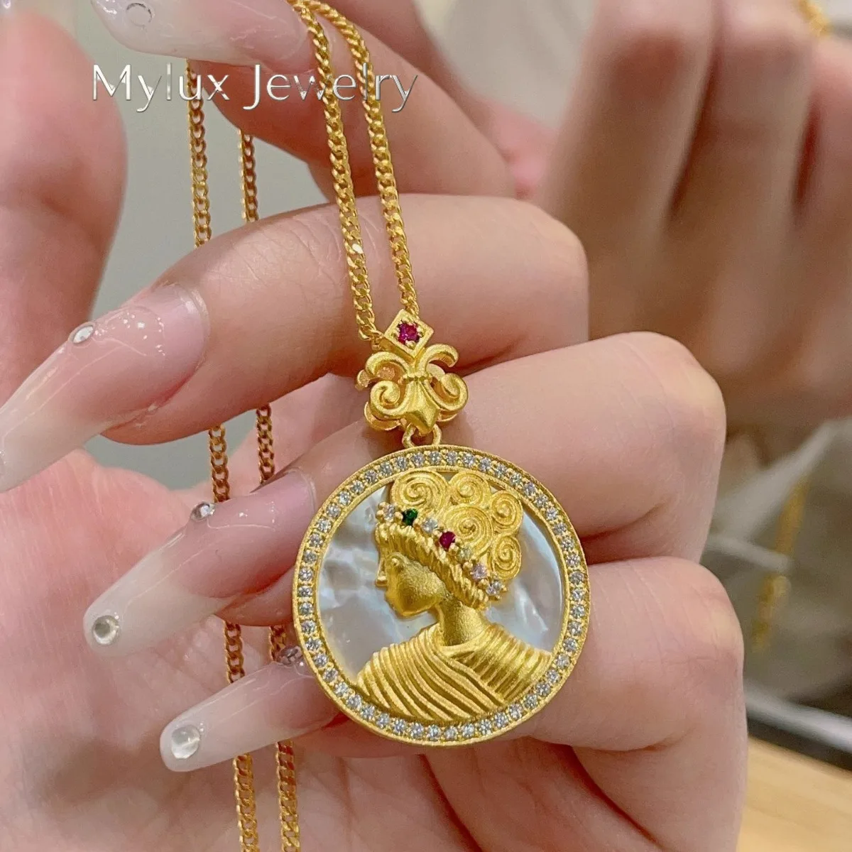 Mylux Jewelry 9999 24K real gold retro court style White Shell Queen necklace light luxury high fashion super expensive