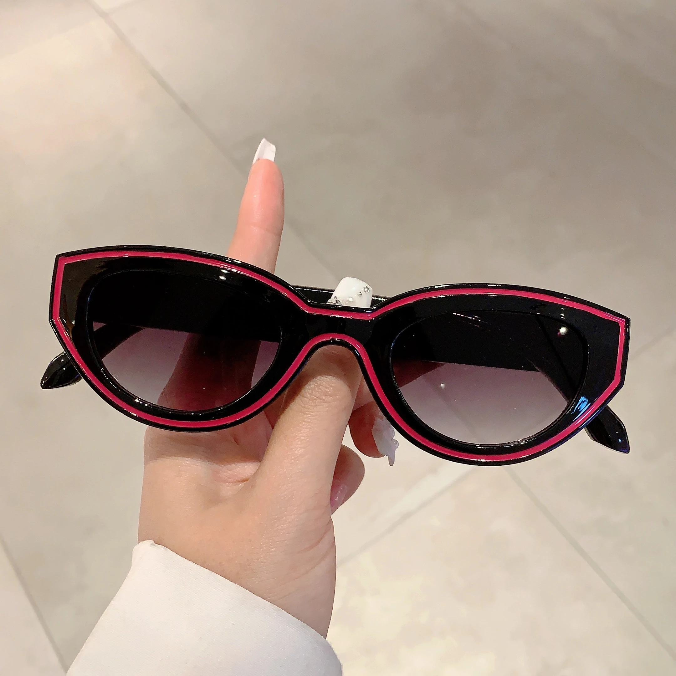 KAMMPT Vintage Cat Eye Sunglasses 2024 New in Women Stylish Candy Color Outdoor Shades Trendy Brand Design Gradient Sun Glasses