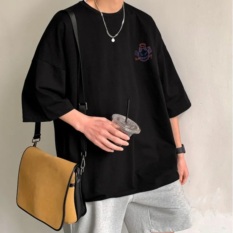 【M-8XL 】Men's Graffiti Devil Print T-shirt Oversized Streetwear Short Sleeve Casual Tops