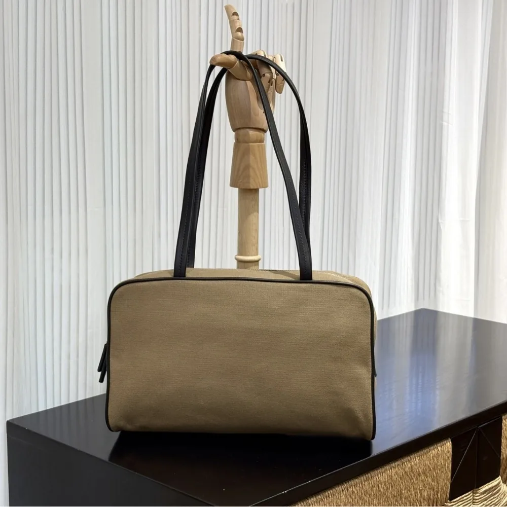 

Simple and Stylish Handbag Canvas Bowling Large Capacity Shoulder Underarm Texture Unique Fashion Simple Women 2026 Summer New