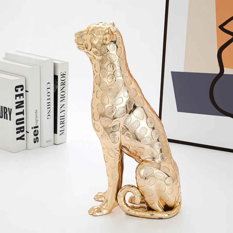 Prey Searching Cheetah Statue Electroplated Resin Leopard Sculpture Living Room Wild Animal Decor Lobby Ornament Art and Craft
