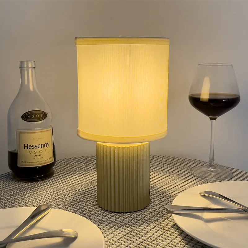 Modern designer style reading hotel home decoration 3600mAh rechargeable ribbed base fabric lampshade bedroom desk lamp