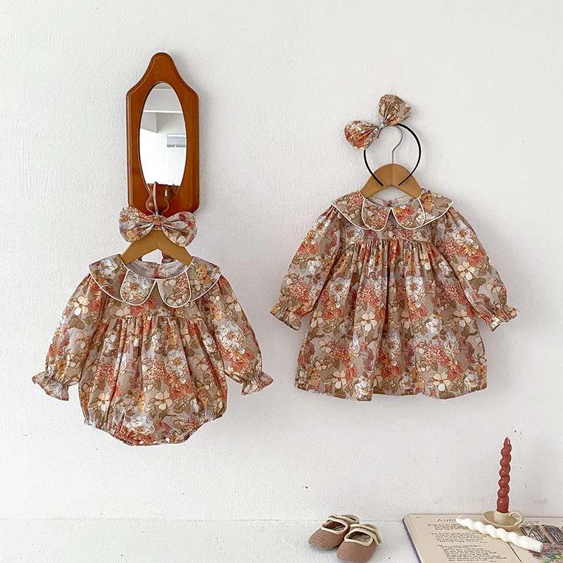 

2024 Autumn Girls Dress Flower Print Vintage Children Dresses Newborn Cute Romper Baby Girsl Doll Collar Clothes Sister Matching