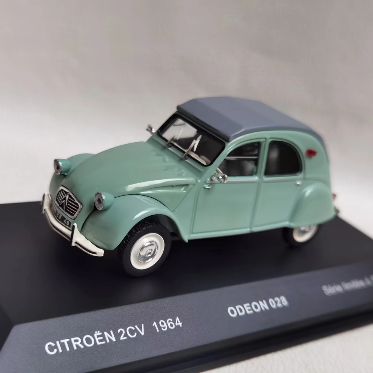 ODEON 1:43 Scale Diecast Alloy CITROEN 2CV 1964 Toys Vintage Cars Model Classics Adult Gifts Collection Souvenir Static Display