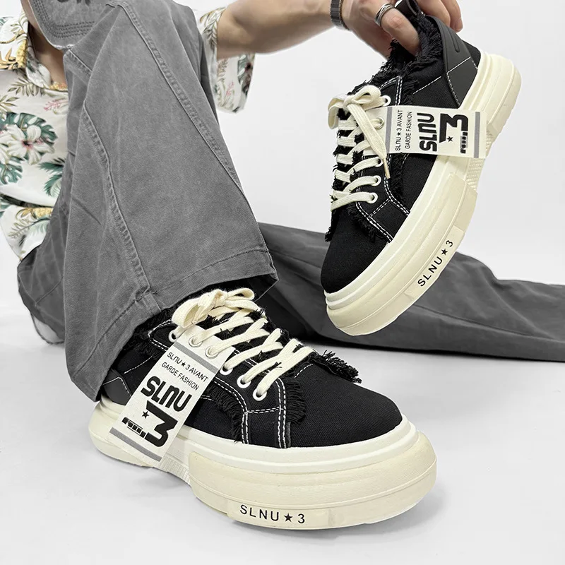 

2025 Новые низкие туфли для мужчин, модные маленькие нишевые дизайнерские утолщенные туфли, мужская уличная трендовая универсальная спортивная повседневная обувь