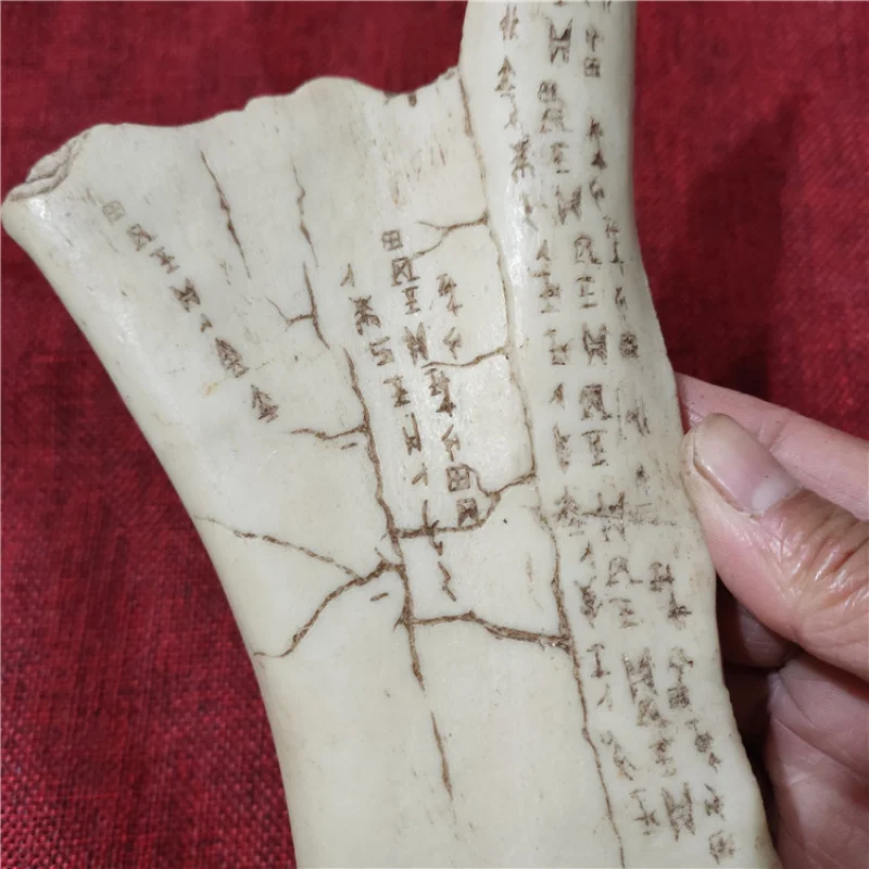 الجملة الحرف المقلدة العتيقة الراتنج الحرفية تقليد أوراكل العظام النقوش الحلي الزخرفية بالجملة