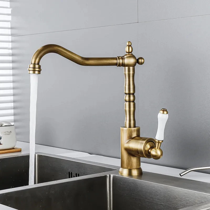 Old-fashioned kitchen sink mixer Single-handle chrome alloy sink mixer Faucet Cold Water/Hot water faucet