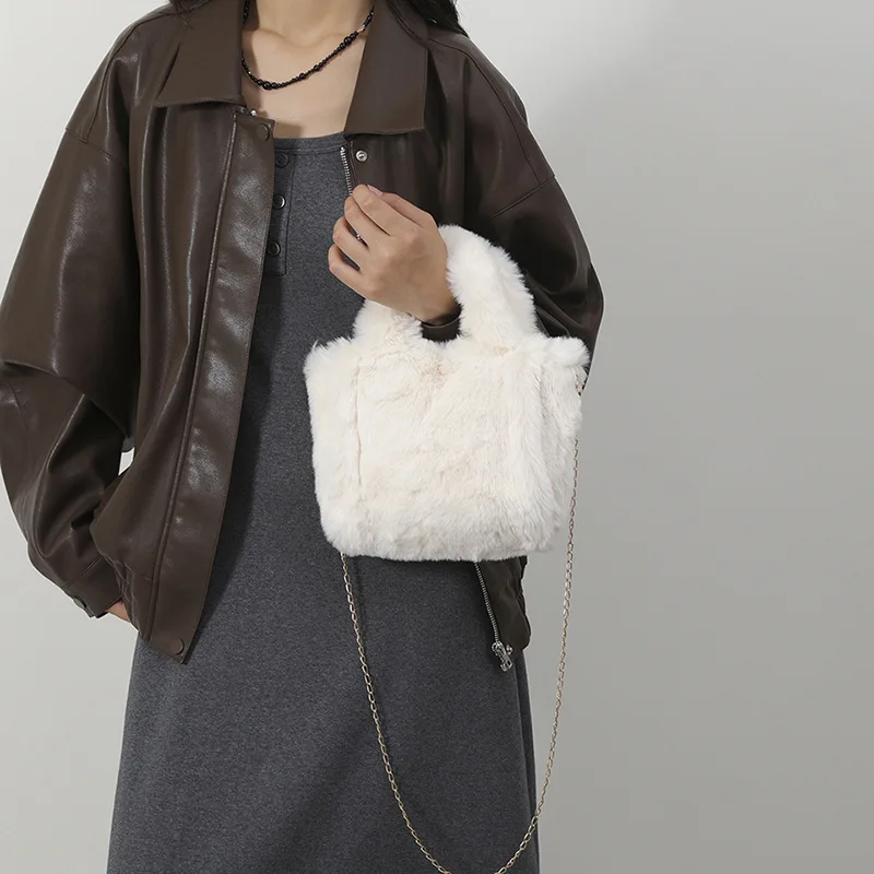 Зимняя плюшевая сумка на плечо, пушистые сумки из искусственного меха для женщин, мини-теплая мягкая сумка-шопер с цепочками, сумка через плечо, клатч