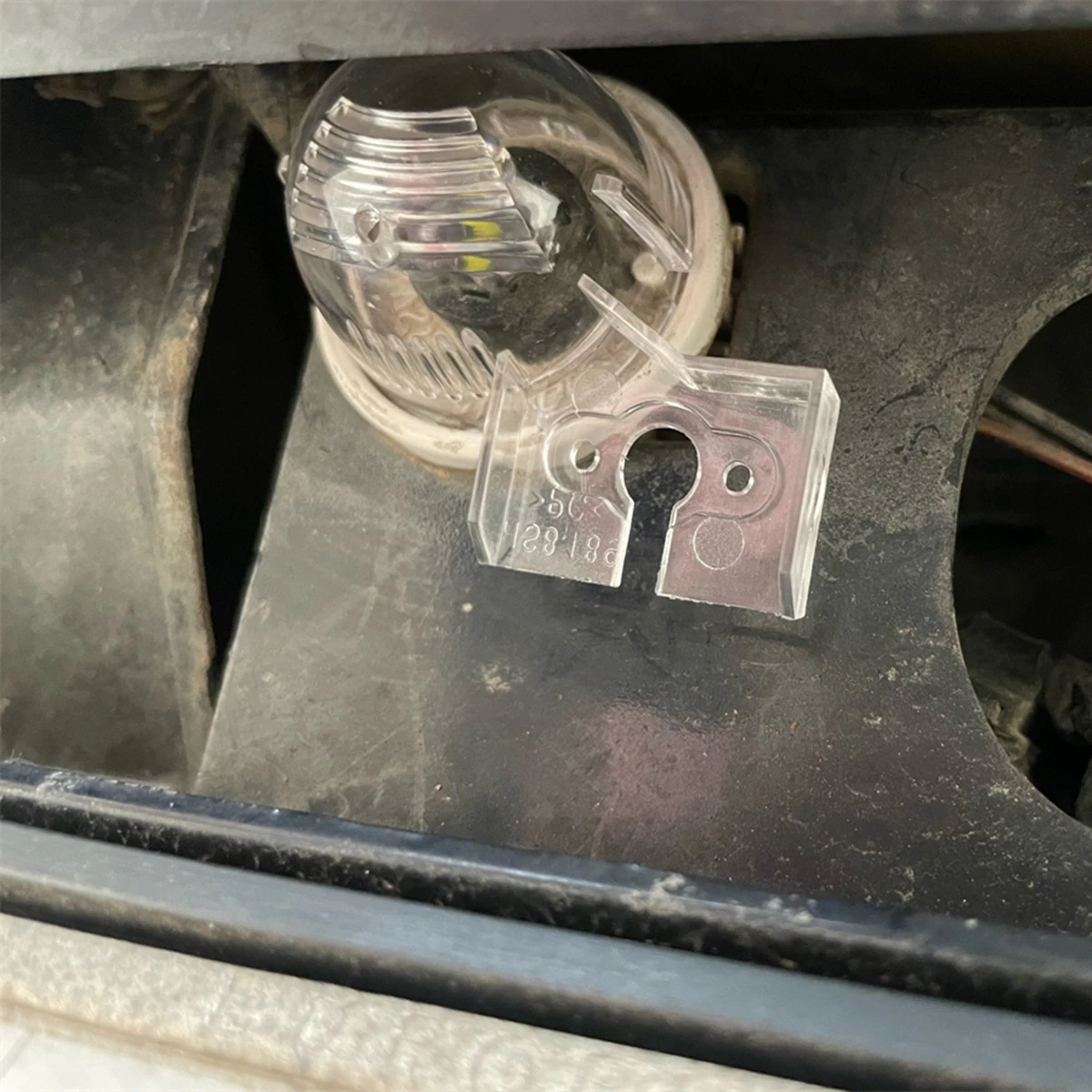 Dla Suzuki Alto SX4 Swift Grand Vitara Jimny Splash APV Obudowa oświetlenia tablicy rejestracyjnej samochodu Wspornik kamery cofania — zdjęcie 6