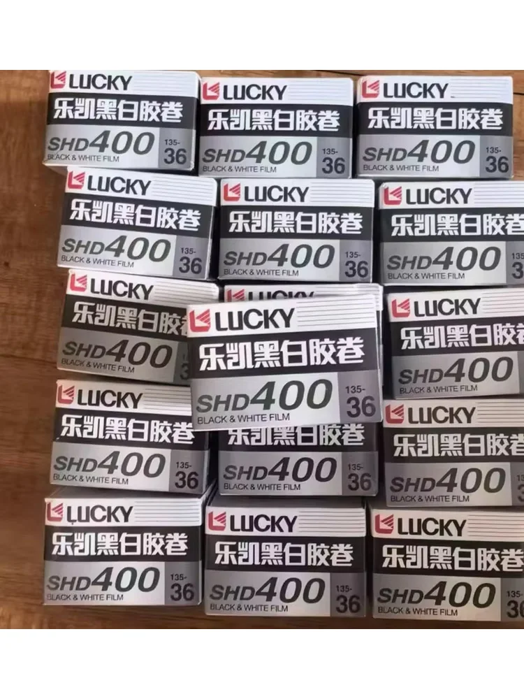 Klasyczny film 135 CHINA LUCKY SHD 400 czarno-biały, 36 zdjęć, do aparatów Kodak Fuji 35mm, kod DX, ISO 400, odsłony. — zdjęcie produktu 7