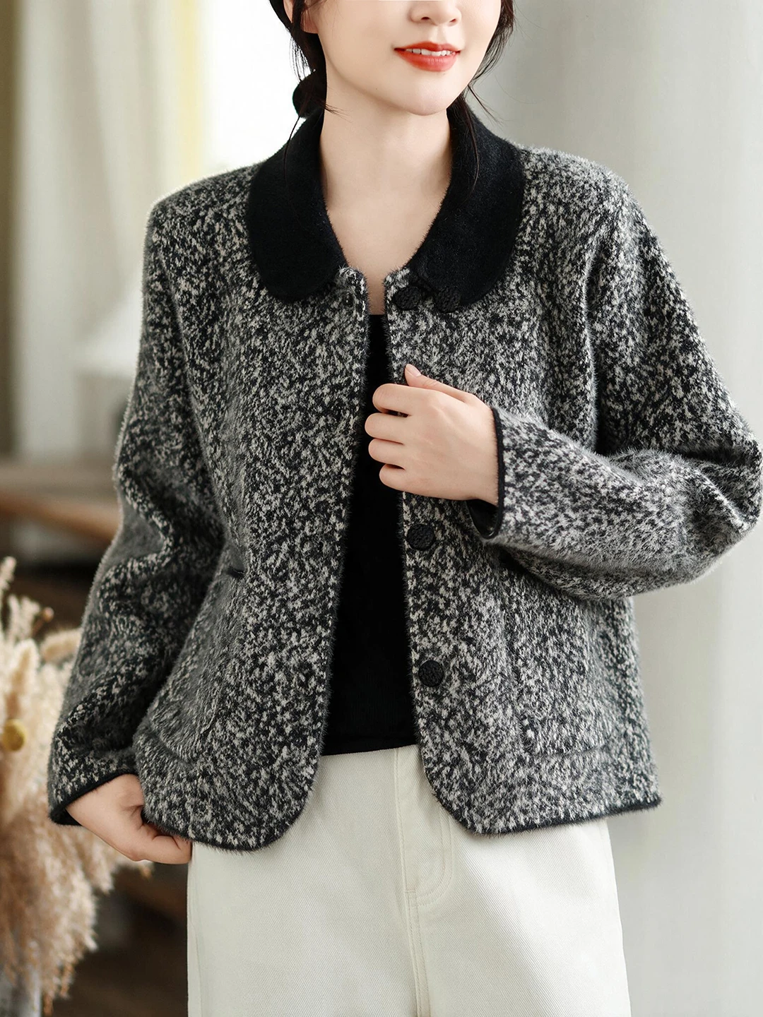 Authentic Small Fragrance Style Knitted Cardigan Sweater Women's Autumn Fashion Top Short Coat Button Closure Polyester