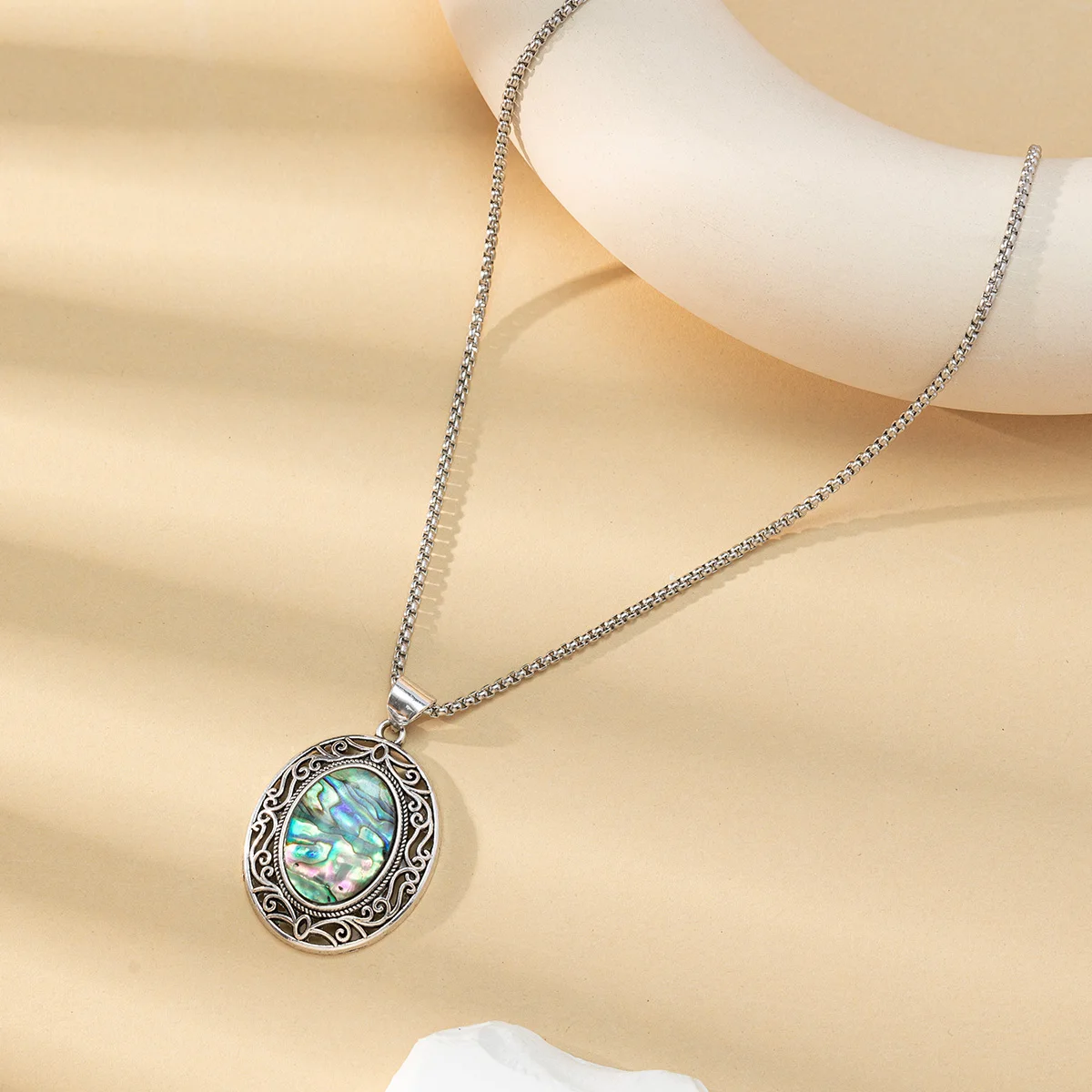 Charming Natural Abalone Shell Alloy Pendant Necklace Exquisite Retro Jewelry Accessories for Women's Anniversary Birthday Gift