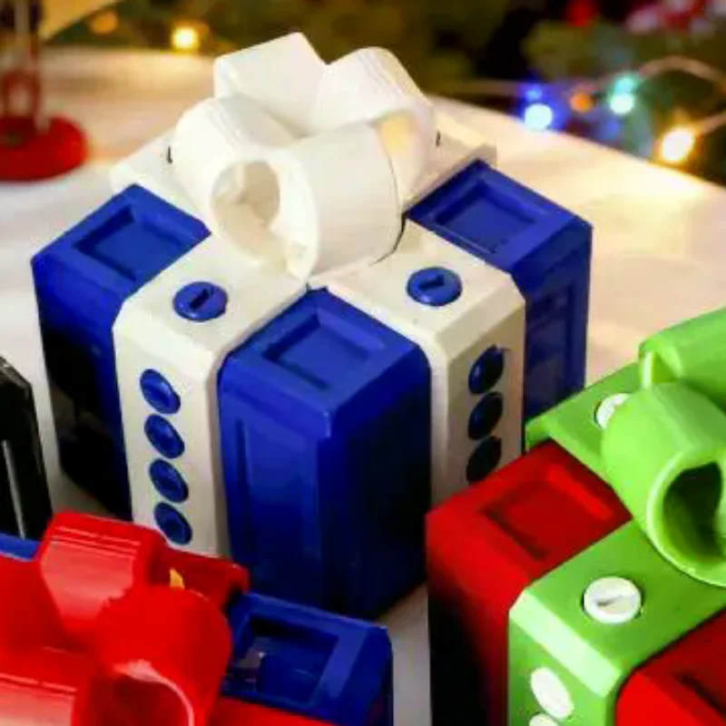 

Новогодняя коробка-сюрприз с 3D-печатным изображением среднего пальца и винтами; 3D-печатный подарок для взрослых, для любителей розыгрышей и друзей-приколистов