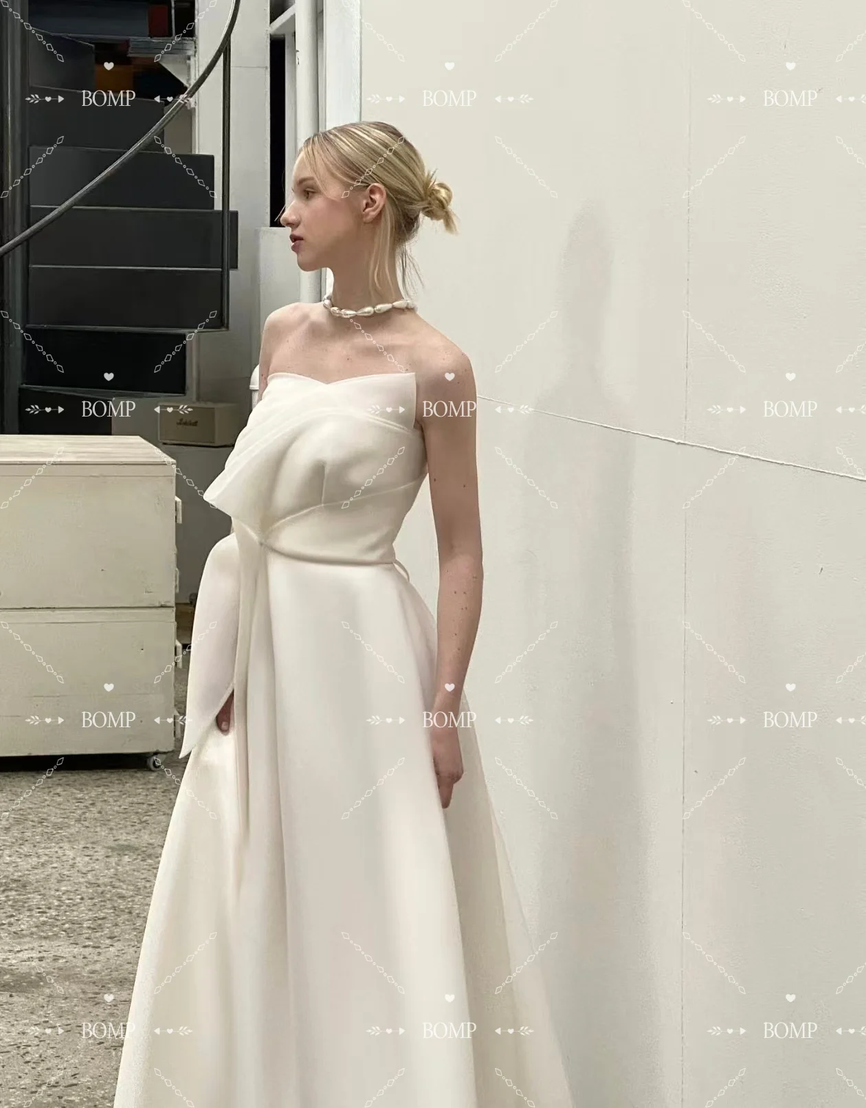 BOMP Simple Ivory Wedding Party Dress Strapless Sweep Train A-Line Korea Photo Shoot Bridal Reception Gown Customized 웨딩드레스