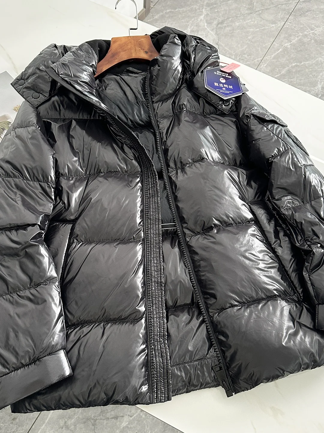 

Высокая свободная пуховая мужская куртка на осень-зиму, свободная виниловая куртка со съемной кепкой Fit iny, повседневная нейлоновая кепка