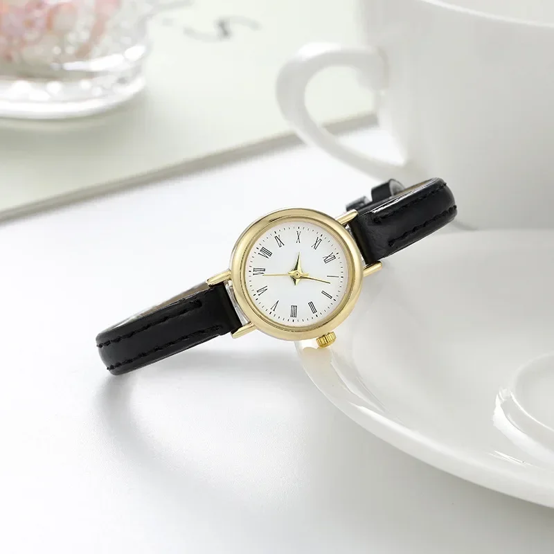 Relojes sencillos de cuero para mujer, reloj de pulsera de cuarzo de diseño de lujo, esfera redonda pequeña, envío directo