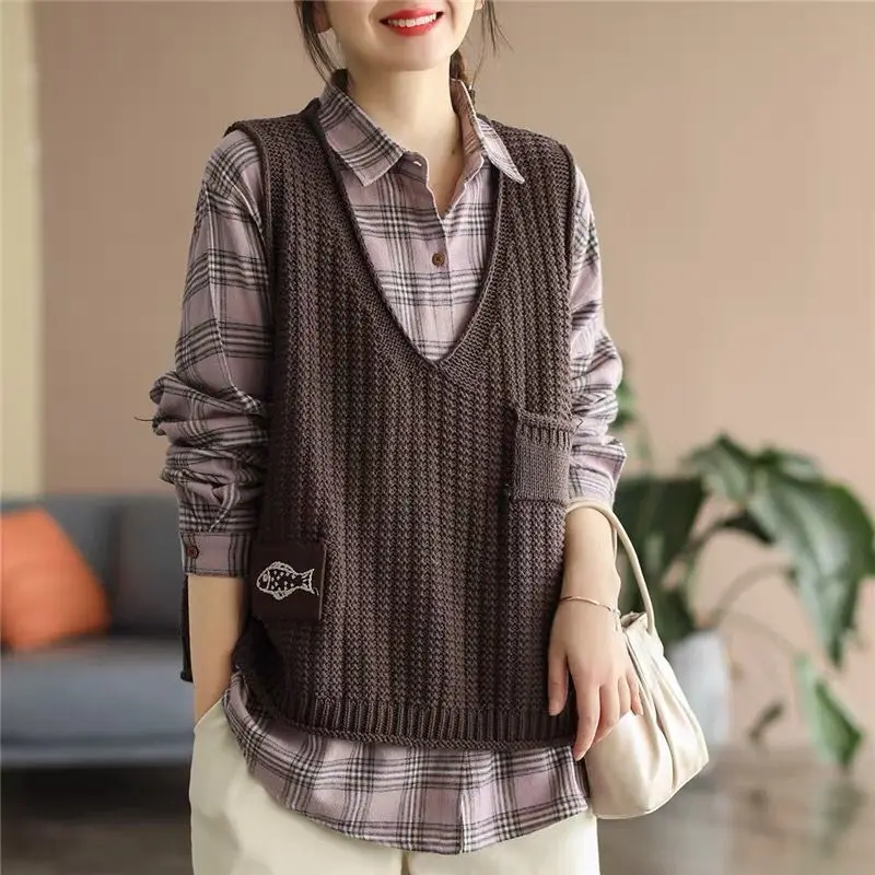 Retro Label V-neck Vest Knitted Vest for Women, Spring 2024 New Large Loose Casual Hoodie Clip