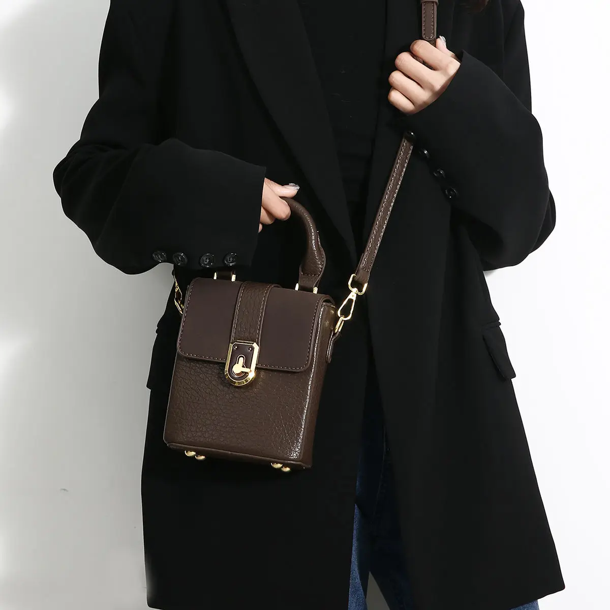 Advanced Fashion Retro Women's Bag Shoulder Crossover New Exquisite Mobile Small Square Bag Handbag