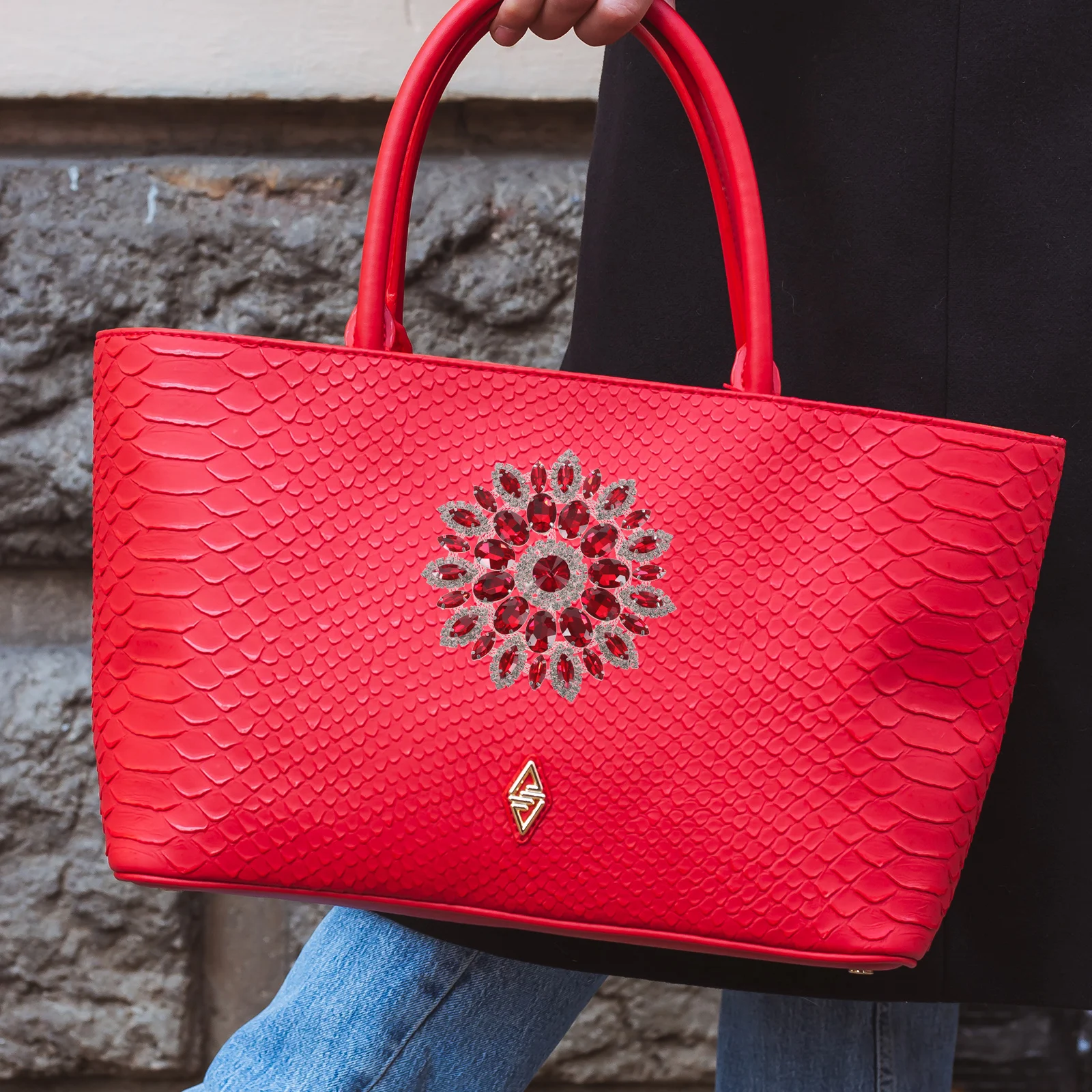 

Hotfix Diamond Chain Jewelry Patches for Clothes Red Melt Adhesive Rhinestone Beaded