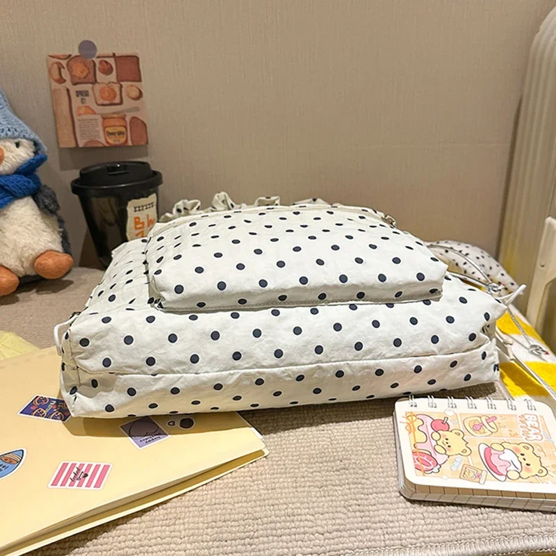 Koreanische Umhängetasche aus Segeltuch mit Polka Dots, leichte, lässige Damen-Umhängetasche für den Sommer, süße, niedliche, vielseitige Pendler-Handtasche – Detail 5