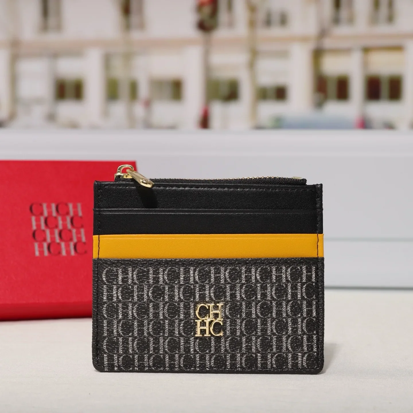 

2025 Elegant Classic Designer Crossbody Bag With Letter Logo In Solid Color For Women's Everyday Style CHHC