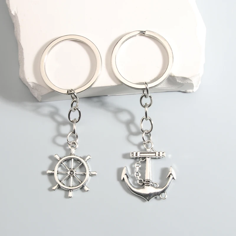 1 Zestaw Brelok do kluczy ze stopu steru Srebrny kolor Sea Voyage Breloki do kluczy dla kobiet Mężczyźni Prezenty Pamiątka Ręcznie robiona biżuteria DIY