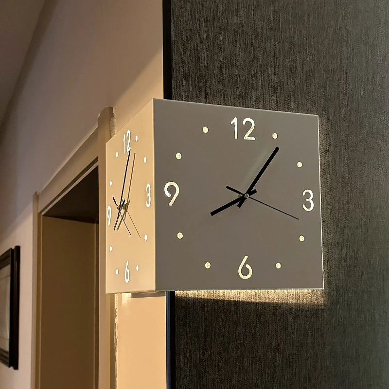 Zwei-Wege-Wanduhr mit Ecke, zweiseitige Wanduhr, induktive leuchtende, leise Wanduhr in Weiß/Rosa