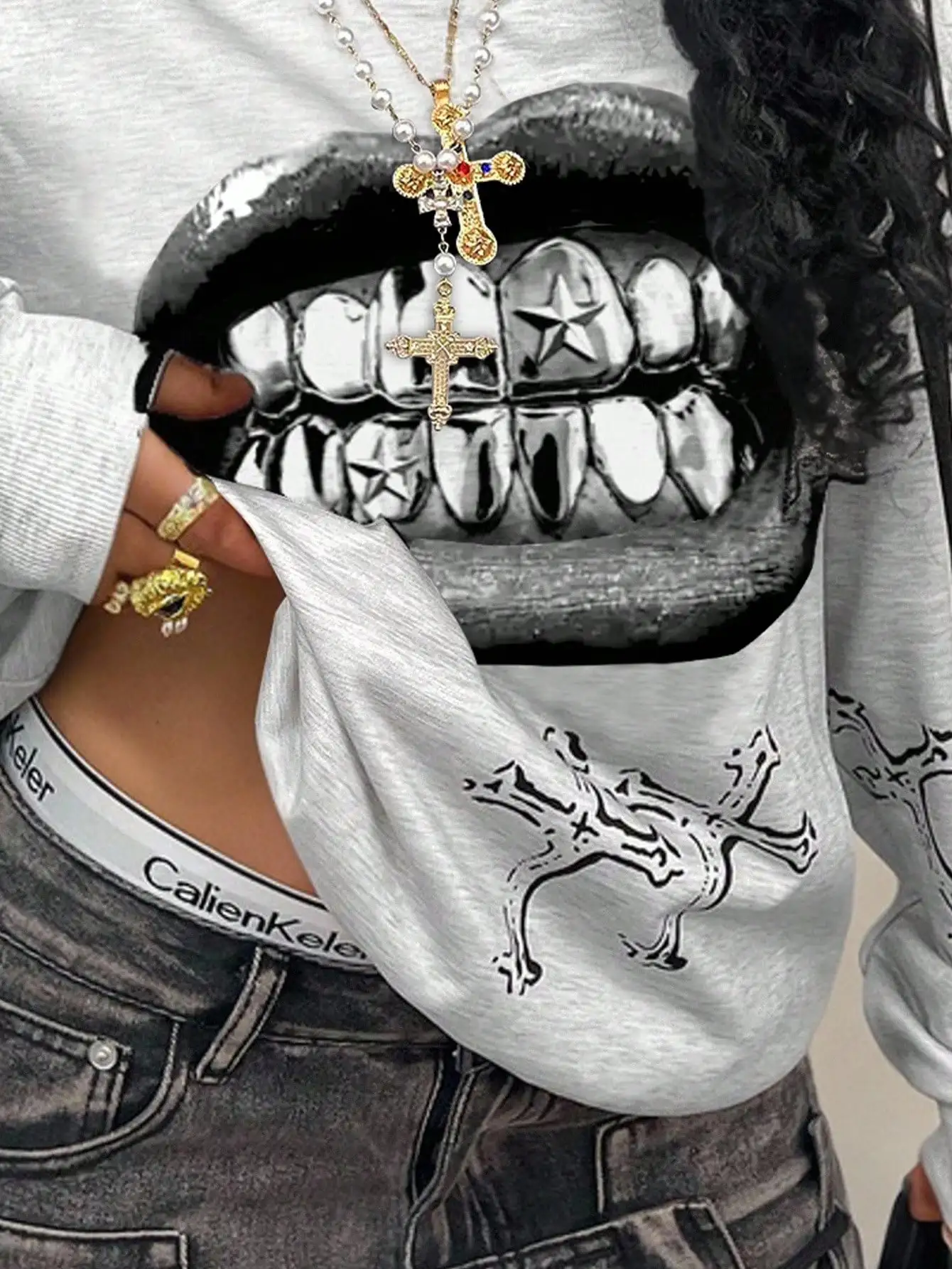 Damska bluza plus size z nadrukiem cyfrowym, motywem ust i krzyża, modny styl powrót do szkoły/na uczelnię, jesienna odzież.