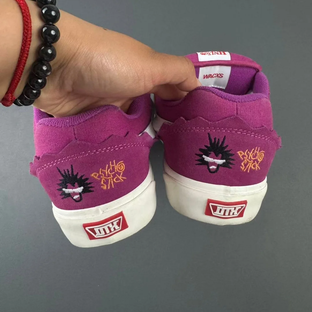 Rose Red American Street Style Embroidered Lightning Bread Skate Shoes, Breathable Wear-resistant Fashion Casual Sneakers for Me