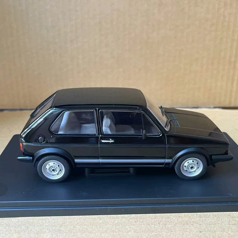 IXO 1:24 Scale GOLF GTI 1981 Car Alloy Simulation Car Model Diecast Toy Collectible Ornaments