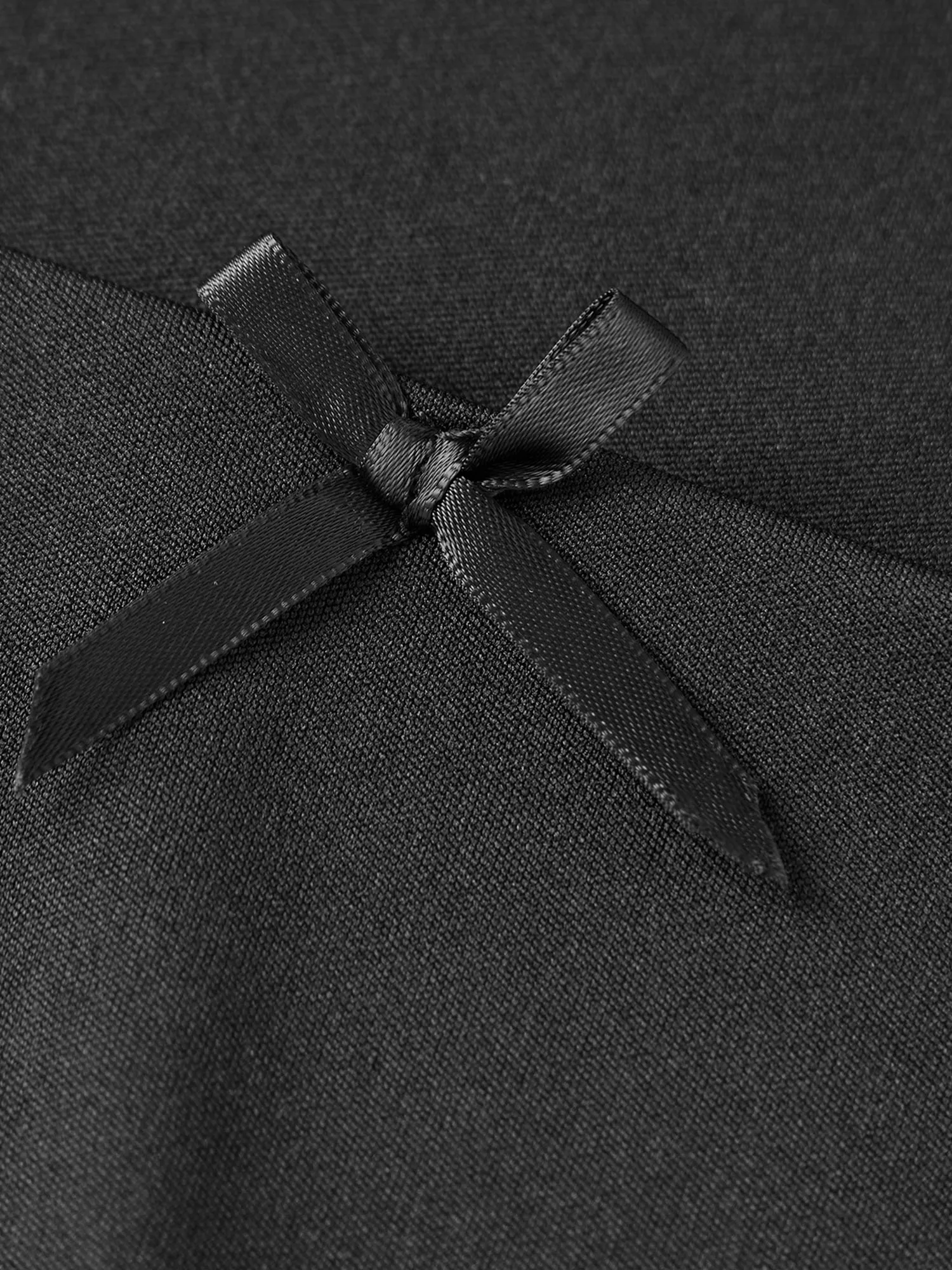 ملابس كاجوال مكونة من قطعتين للنساء، بلوزة أنيقة برقبة مربعة وأكمام طويلة وسروال قصير بخصر مطاطي بلون سادة