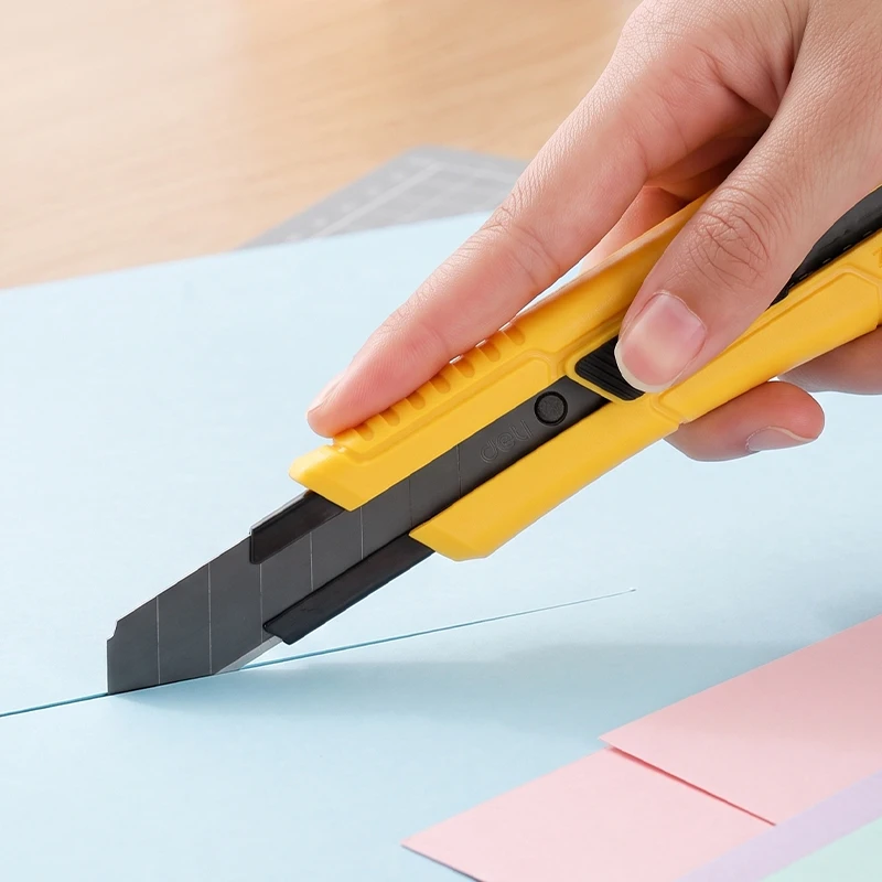 18mm SK2 Utility Knife Plastic Grip Built-in Breaker Blade Lock Heavy Track Safe Sharp Cutting for Office Craft Daily Precision