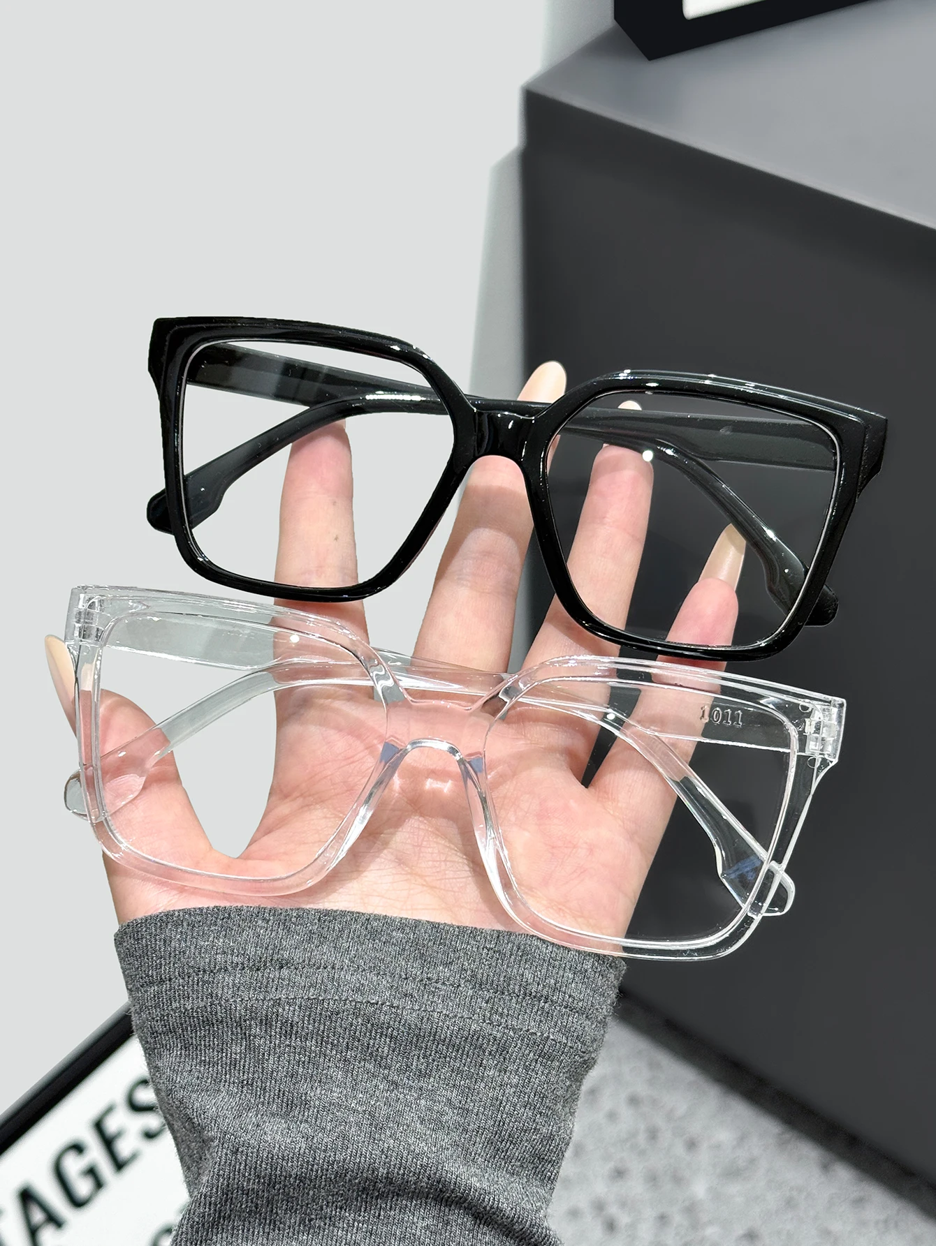 2pcs European and American retro style glasses, commonly used for watching TV, mobile phones, and computers