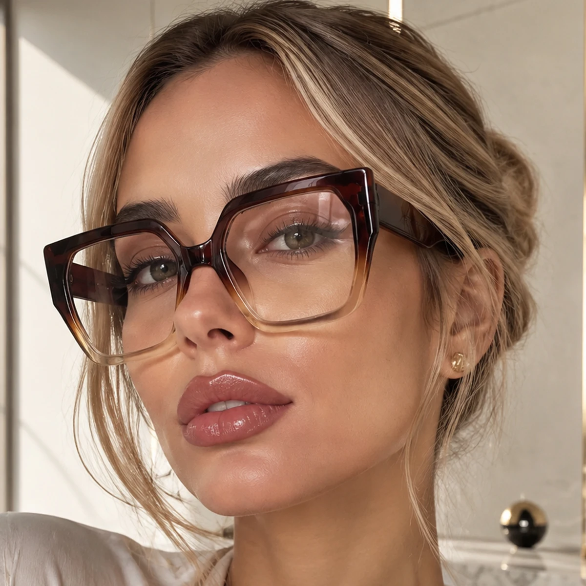1 Pair of Women's Cat-Eye Square Gradient Glasses, Retro and Stylish, Slimming and Trendy Women's Glasses, Suitable for Daily Outings, Store Visits, Casual Dates, and Commuting