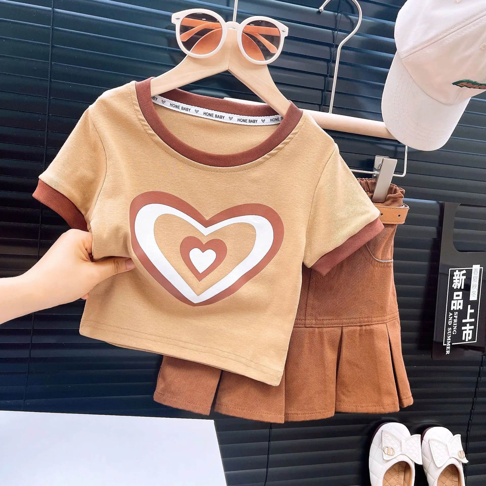 Spring/Summer Girls\' Set Small Heart Short sleeved Top+Versatile Folded Half Skirt Fashion Kids Outfit Children Clothing Suit