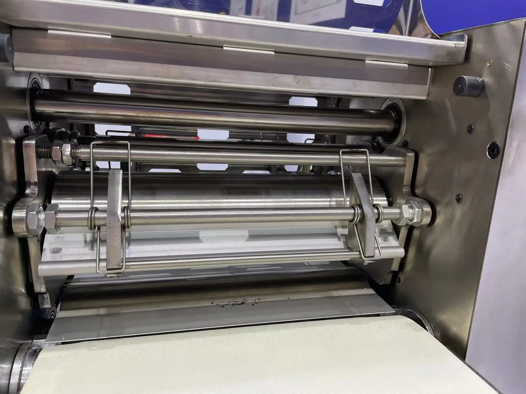 Raccortimento di fogli per pasticceria a soffio che produce pressa automatica per pasta per pizza in acciaio inossidabile per pane da tavolo e