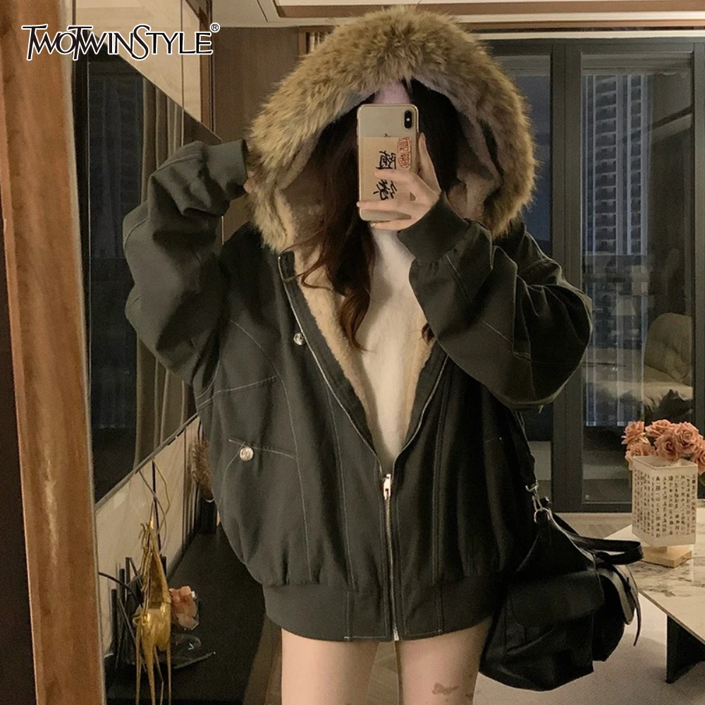 

TWOTWINSTYLE однотонная шикарная куртка на меху женская с капюшоном и длинным рукавом свободная повседневная уличная одежда женские куртки зимняя мода новинка