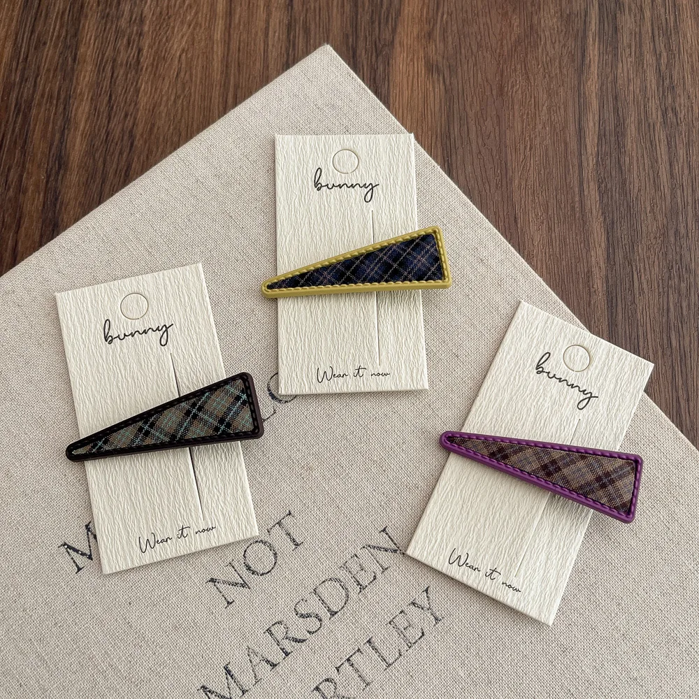 

1 шт., клетчатая треугольная металлическая заколка для волос, челка, боковой зажим, заколки, головные уборы, заколка для волос для девочек, заколка для волос, аксессуары для волос, головной убор