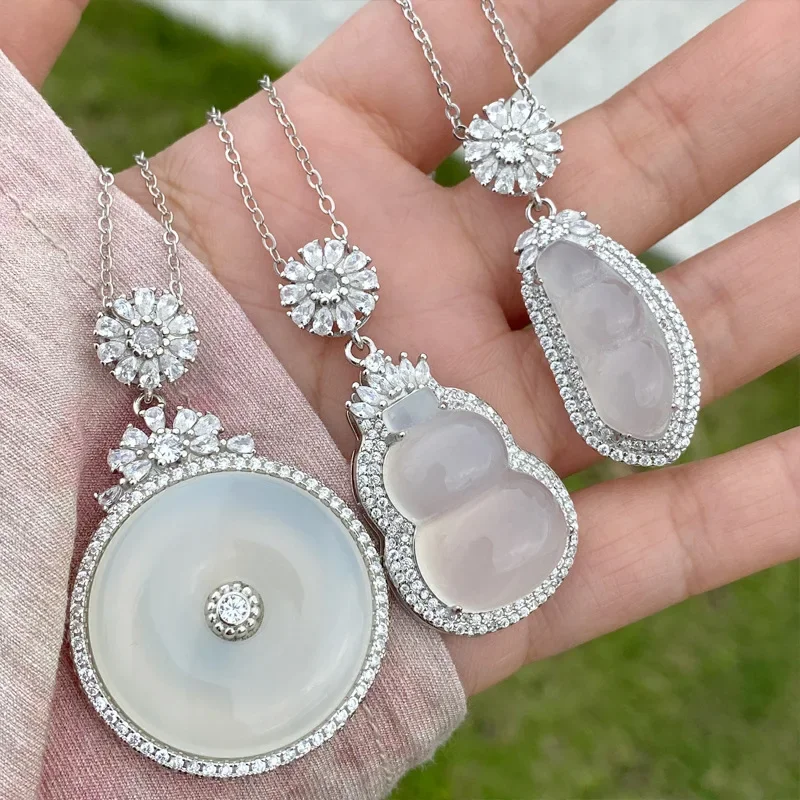 

MDLFES Mo!ssanite style Palace Vintage White Chalcedony Four Season Bean Gold-Plated Delicate Chains