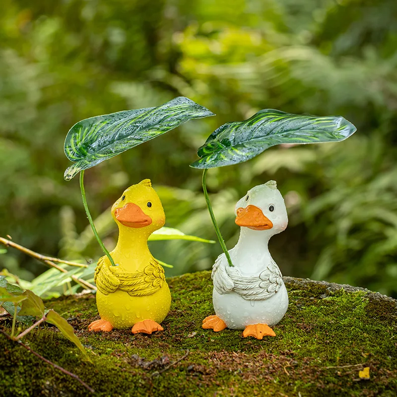 Cute Resin Duck Statue with Leaf Umbrella Garden Decor Waterproof Duck Figurine for Yard Patio Flower Pot Landscape Ornament