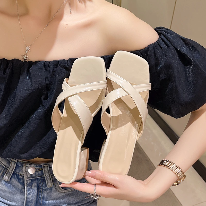 2023 Summer New Casual Simple Solid Square Head Large Heels Women Open Toe Cross Square Heels Fashion Slippers Women\'s