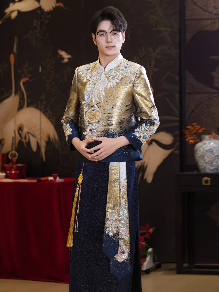 The new Chinese-style wedding dress for men Hanfu and dragon phoenix jackets is designed to pick up their brides