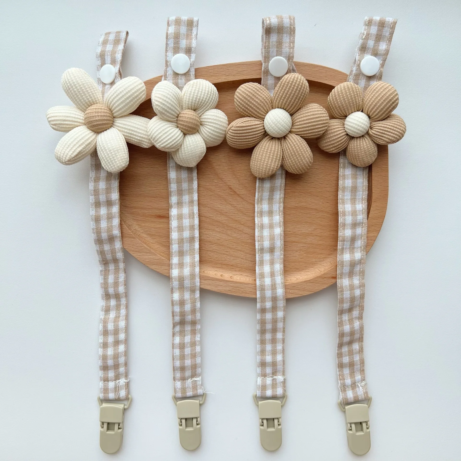 

INS Baby Pacifier Clips Pacifier Chain Flower Bear Fabric Grid Nipple Bracket Holder for Nipples Toddler Toy Clip Shower Gift