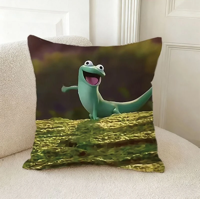 Lizard Funny Sand Sculpture Pillow Cover, Zippered & Removable Washable, Universal Cushion Cover for Home Bedroom & Sofa