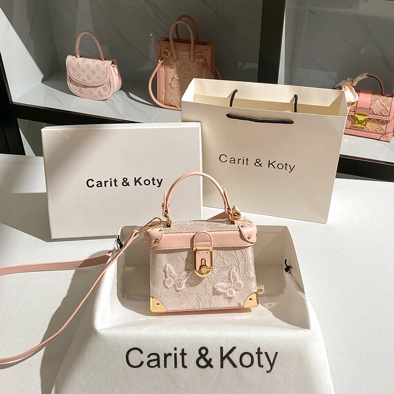 

Fashionable lace box bag with a high-end feel and bow decoration makeup box bag