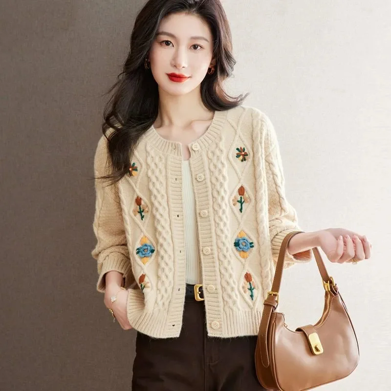 Vintage Embroidered Sweater Coat Women\'s Clothing Spring Autumn 2024 New Knitted Cardigan Short Jacket Round Neck Female Tops